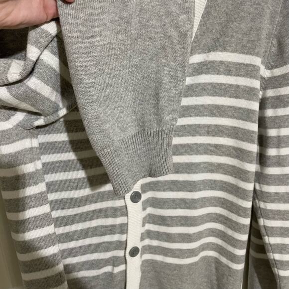 Vintage American Rag Grey and White Striped Button Up Cardigan Size Medium - Picture 4 of 8